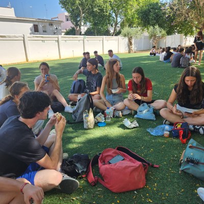 06.04 mardi journee au lycee avec les espagnols (2)