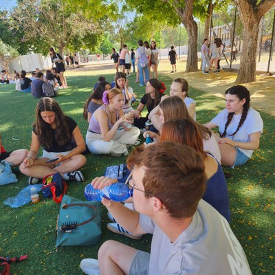 06.04 mardi journee au lycee avec les espagnols (8)